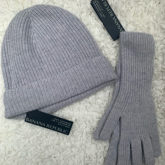 BANANA REPUBLIC CASHMERE HAT, GLOVE AND SOCKS SET - Picture 2 of 8